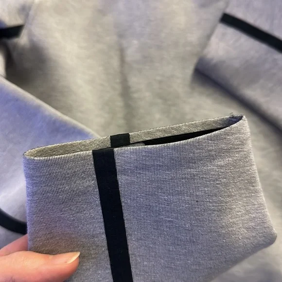 Lululemon pullover sweatshirt - Picture 13 of 14